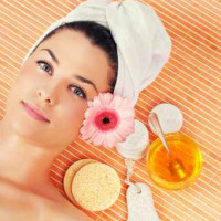 Maschera scrub con miele e zucchero